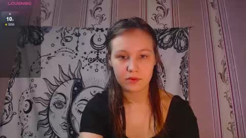 Snapshot of thighswithspikes chatting on 10.30.25 thighswithspikes online show from 10.30.25