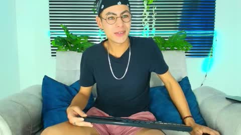 Snapshot of thiiagosaeenz chatting on 02.03.26 Thiago Saenzz online show from 02.03.26