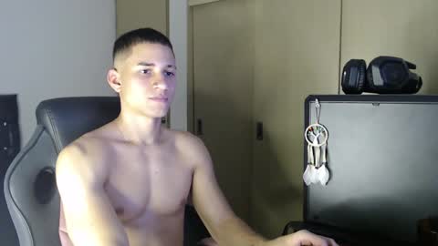 thin_tommy11 online show from 12.31.24