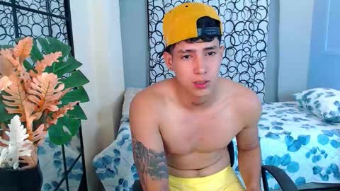 MICHAEL AND CRISS online show from 03.12.26