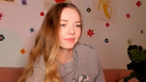 Amelia  shows on mondays fridays and sundays  if anything changes im giving updates on my fansly  online show from 10.24.25