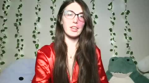Snapshot of thistlefernsby chatting on 06.29.26 thistlefernsby online show from 06.29.26