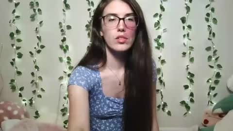 Snapshot of thistlefernsby chatting on 07.19.26 thistlefernsby online show from 07.19.26