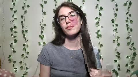 Snapshot of thistlefernsby chatting on 07.21.26 thistlefernsby online show from 07.21.26