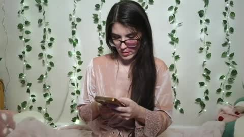 Snapshot of thistlefernsby chatting on 07.23.26 thistlefernsby online show from 07.23.26
