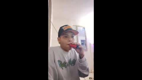 Snapshot of thomas27f chatting on 10.23.25 thomas27f online show from 10.23.25