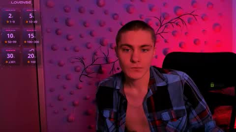 thomas_crow online show from 01.08.26