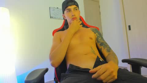 thomas_foxx online show from 04.10.26