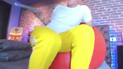 Snapshot of thomas_may4rs chatting on 02.21.25 ---Thomas--- online show from 02.21.25