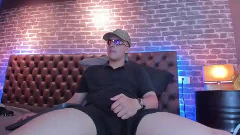 Snapshot of thomas_may4rs chatting on 02.23.25 ---Thomas--- online show from 02.23.25