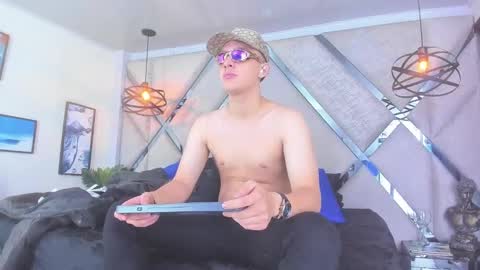 Snapshot of thomas_may4rs chatting on 02.25.25 ---Thomas--- online show from 02.25.25