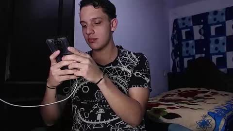 Snapshot of thomas_may4rs chatting on 11.01.25 ---Thomas--- online show from 11.01.25