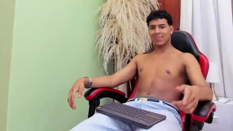 Snapshot of thomas_valkov chatting on 04.20.26 Thomas Valkov online show from 04.20.26