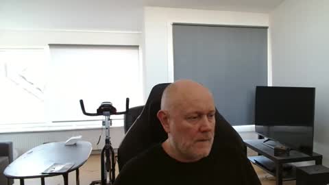 Snapshot of thomash32 chatting on 09.28.25 thomash32 online show from 09.28.25