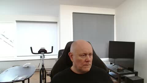 Snapshot of thomash32 chatting on 10.03.25 thomash32 online show from 10.03.25