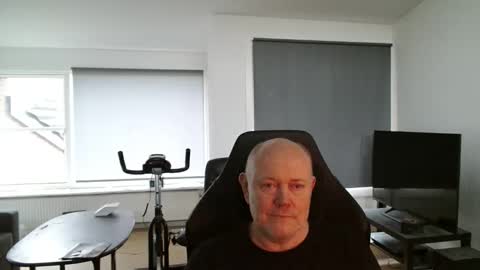 Snapshot of thomash32 chatting on 10.08.25 thomash32 online show from 10.08.25