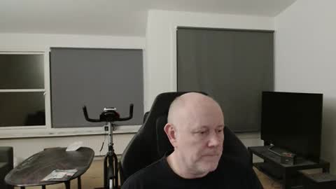 Snapshot of thomash32 chatting on 10.08.25 thomash32 online show from 10.08.25