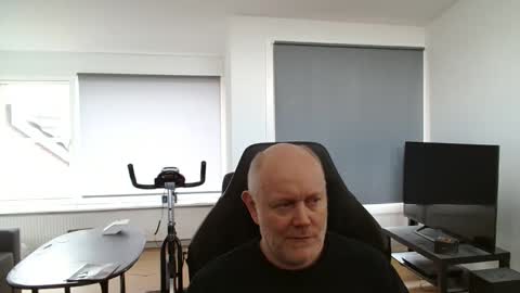 Snapshot of thomash32 chatting on 10.09.25 thomash32 online show from 10.09.25