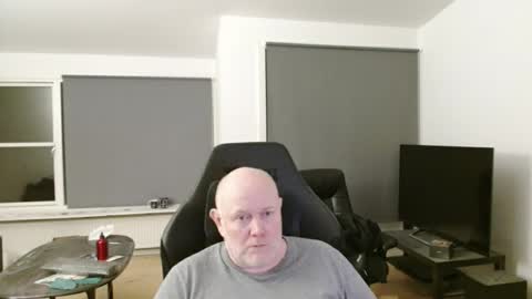 Snapshot of thomash32 chatting on 11.04.25 thomash32 online show from 11.04.25