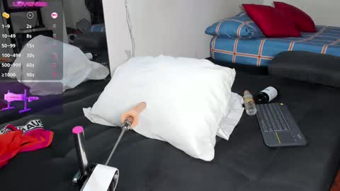 Snapshot of thomass_royy chatting on 02.25.25 thomass royy online show from 02.25.25
