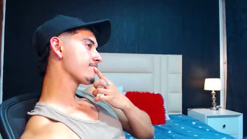 Snapshot of thomasturner_ chatting on 09.24.25 Thomas Turner online show from 09.24.25