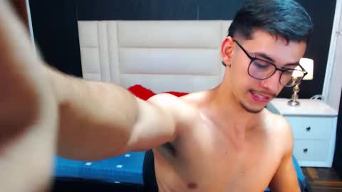 Snapshot of thomasturner_ chatting on 09.26.25 Thomas Turner online show from 09.26.25