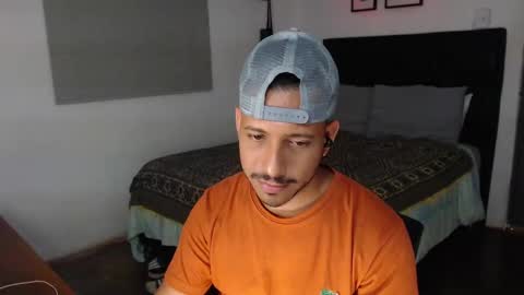 Snapshot of thommerxxx chatting on 09.22.25 Thom online show from 09.22.25