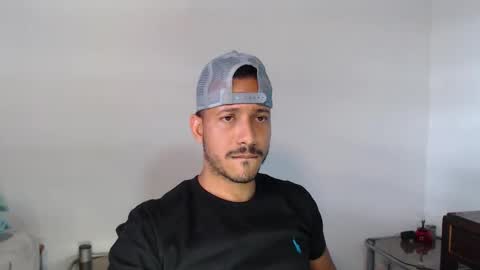 Snapshot of thommerxxx chatting on 09.25.25 Thom online show from 09.25.25