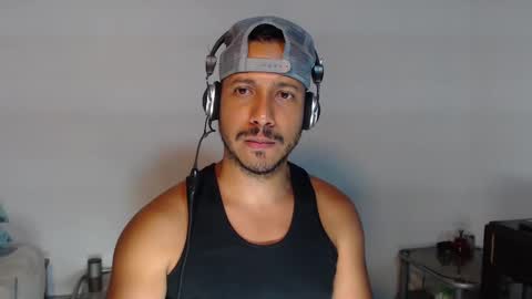 Snapshot of thommerxxx chatting on 09.26.25 Thom online show from 09.26.25