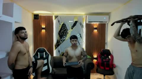 thomson_hot01 online show from 04.15.26