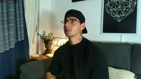 Snapshot of thomylov chatting on 05.29.26 thomylov online show from 05.29.26