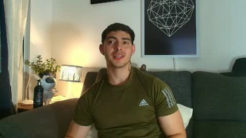 Snapshot of thomylov chatting on 06.04.26 thomylov online show from 06.04.26