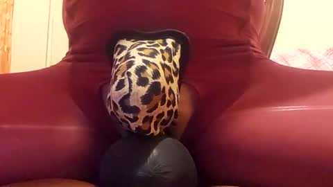 Thongsandstocking online show from 10.31.25