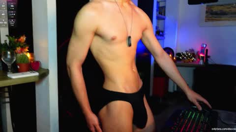   L e a n d e r   25OFF ON MY OF online show from 03.14.26