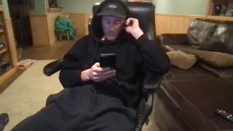 Snapshot of threetwothedome chatting on 02.23.25 threetwothedome online show from 02.23.25