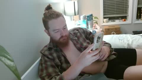 Snapshot of thtgngrgy chatting on 11.18.25 thtgngrgy online show from 11.18.25