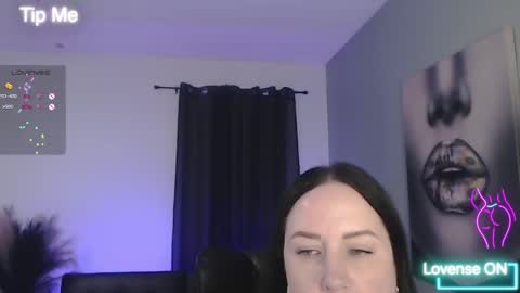 Tia Bella online show from 09.26.25