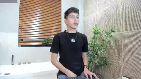 Tiam Muller online show from 11.03.25