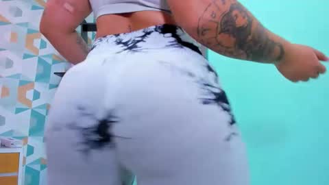 Snapshot of tianapiket chatting on 09.26.25 tianapiket online show from 09.26.25