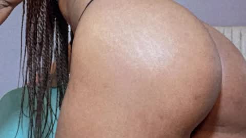 Snapshot of tianasky chatting on 09.29.25 tianasky online show from 09.29.25