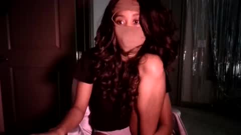 Snapshot of tiaradarling chatting on 01.18.25 Tiara online show from 01.18.25