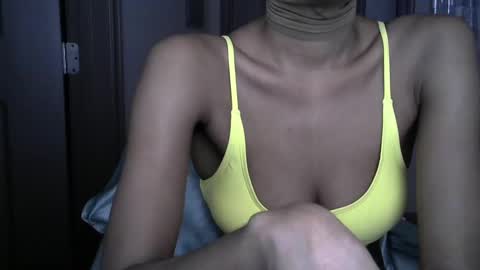 Snapshot of tiaradarling chatting on 02.25.25 Tiara online show from 02.25.25