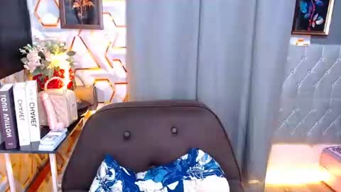 tiarrafoxs online show from 05.30.26