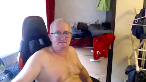 Snapshot of tibort71 chatting on 10.10.25 tibort71 online show from 10.10.25