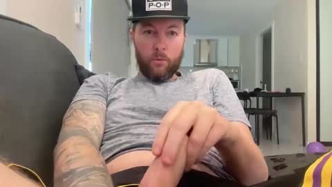 Snapshot of ticalsparks chatting on 10.13.25 ticalsparks online show from 10.13.25