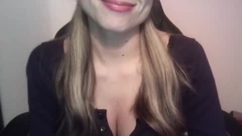 Snapshot of tifanny_a chatting on 03.04.25 Tifanny online show from 03.04.25