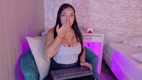 Tifanny online show from 11.05.25