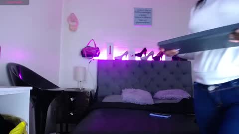 Tifanny Nails  online show from 02.24.25