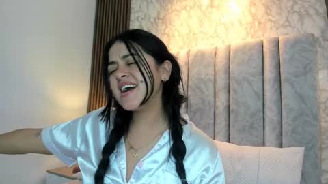 Snapshot of tifany__ross chatting on 02.11.25 Tiff3 online show from 02.11.25