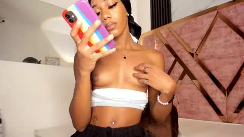 Snapshot of tifany_bigdick chatting on 09.16.25 Tifanny online show from 09.16.25